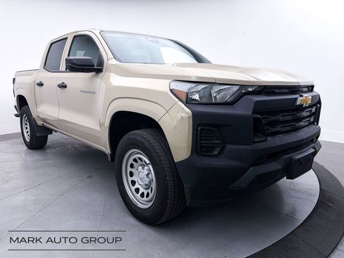 Used 2024 Chevrolet Colorado W/T image 1