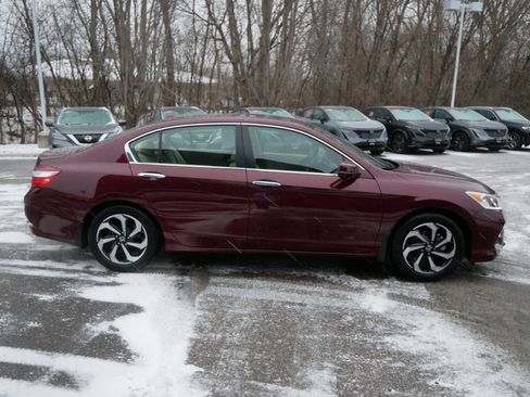 Used 2016 Honda Accord EX image 8