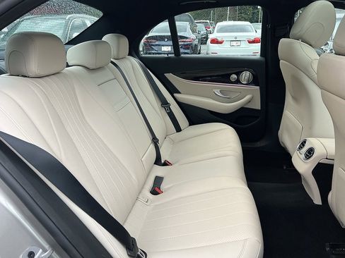 Used 2021 Mercedes-Benz E 350 Sedan image 32