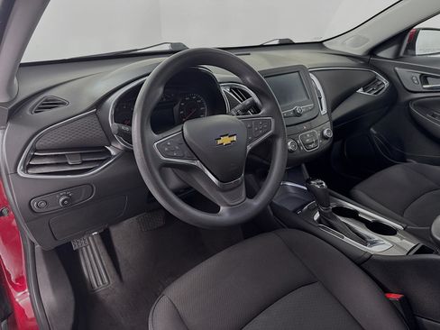 Used 2017 Chevrolet Malibu LT FWD image 9