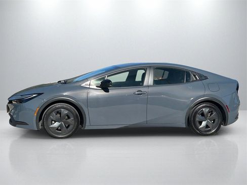 Certified 2025 Toyota Prius LE image 8