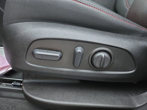 Used 2022 Chevrolet Blazer RS w/ Enhanced Convenience Package image 9