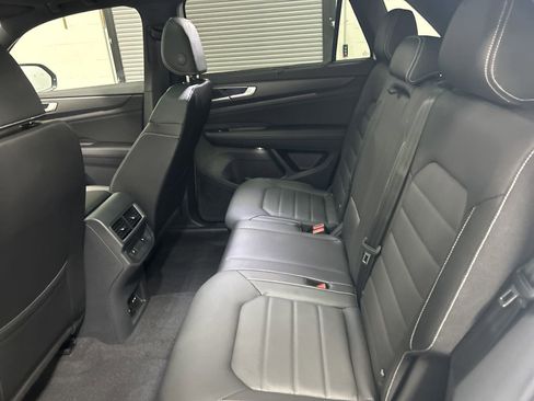 New 2025 Volkswagen Atlas Cross Sport SEL image 28