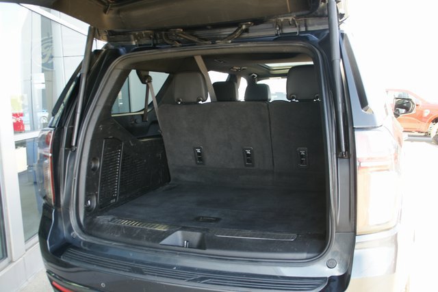 Used 2022 Chevrolet Suburban RST w/ Sport Performance Package AWD/4WD image 30