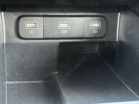 Certified 2023 Kia Sorento LX FWD image 24