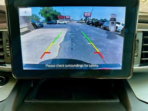 Used 2020 Ford Explorer XLT w/ Equipment Group 202A AWD/4WD image 23