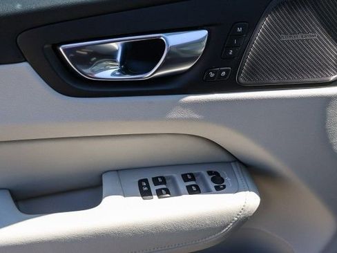 New 2026 Volvo XC60 B5 Ultra w/ Climate Package image 16