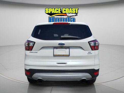 Used 2017 Ford Escape SE image 4