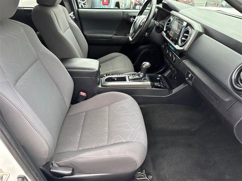 Used 2017 Toyota Tacoma TRD Off-Road image 15