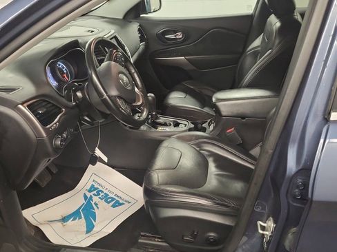 Used 2021 Jeep Cherokee Limited image 8