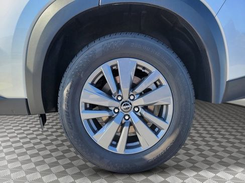 New 2025 Nissan Pathfinder SV image 12