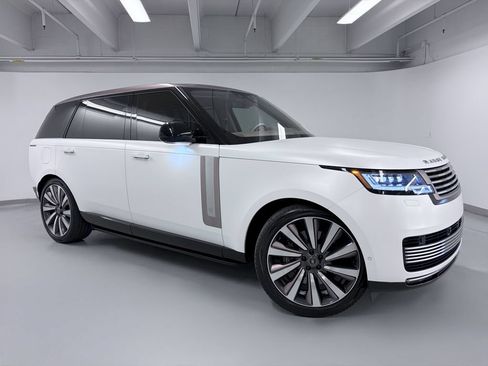 Used 2023 Land Rover Range Rover SV AWD/4WD image 8