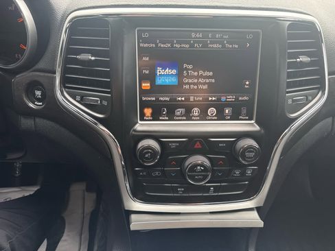 Used 2015 Jeep Grand Cherokee Altitude AWD/4WD image 21