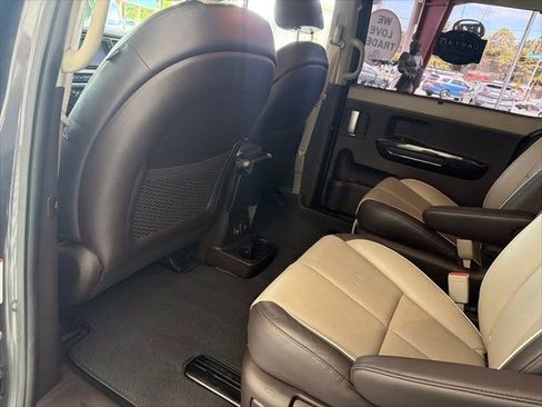 Used 2016 Kia Sedona SX Limited FWD image 10