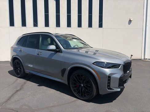 New 2026 BMW X5 sDrive40i w/ M Sport Package RWD image 3
