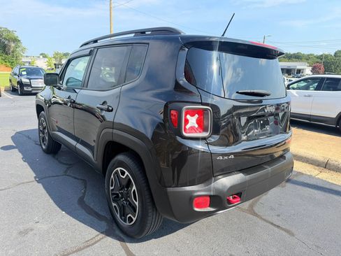 Used 2016 Jeep Renegade Trailhawk w/ Premium Trailhawk Package AWD/4WD image 5