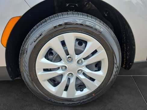 Used 2023 Kia Soul LX FWD image 9