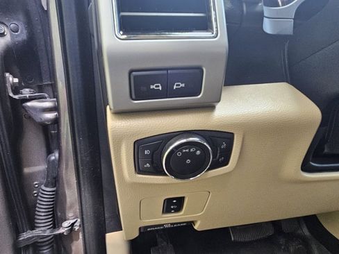 Used 2019 Ford F350 Lariat w/ Chrome Package image 16