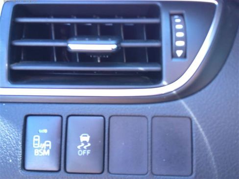 Used 2015 Toyota Camry XSE FWD image 15