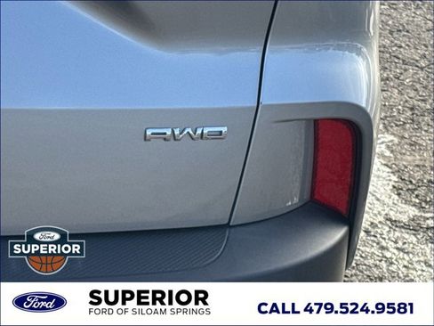 Used 2022 Ford Escape SEL image 11