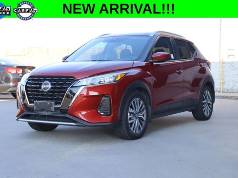 Used 2024 Nissan Kicks SV FWD image 1