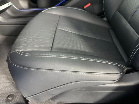 Used 2024 Cadillac Lyriq Sport image 11