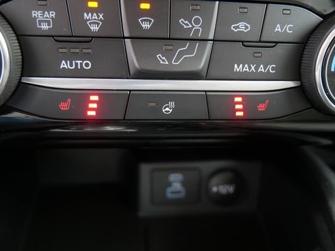 Certified 2022 Ford Escape SE w/ Cold Weather Package AWD/4WD image 30