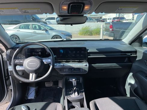 Used 2025 Hyundai Kona SEL image 33