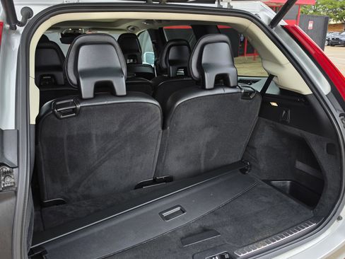 Used 2016 Volvo XC90 T6 Momentum w/ Momentum Plus Package AWD/4WD image 19