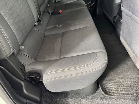 Used 2024 Nissan Frontier SV image 28