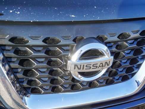 Used 2018 Nissan Kicks S image 11