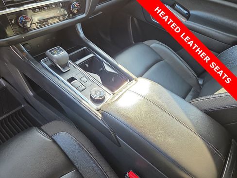 Used 2024 Nissan Pathfinder SL image 25