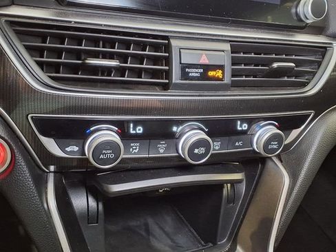 Used 2018 Honda Accord Sport image 8