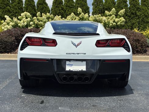 Used 2019 Chevrolet Corvette Stingray Coupe w/ 1LT RWD image 9
