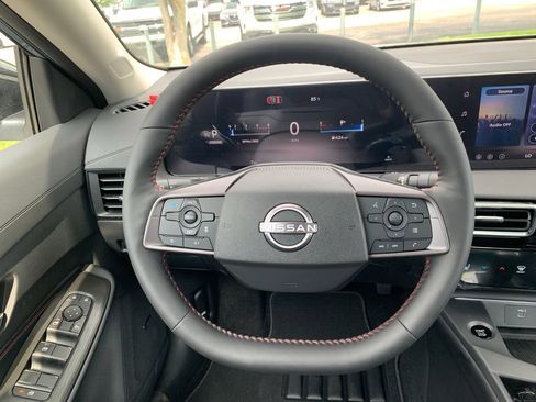 New 2026 Nissan Sentra SR w/ SR Premium Package FWD image 8