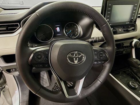 Certified 2021 Toyota RAV4 XLE w/ Convenience Package AWD/4WD image 11