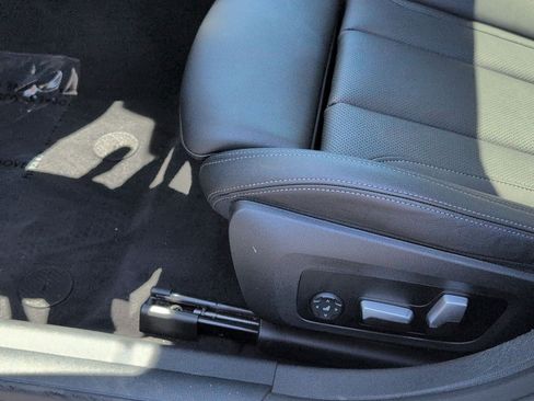 Used 2023 BMW i4 eDrive35 RWD image 17