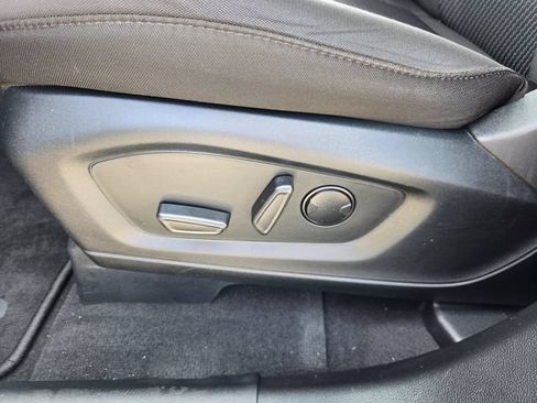 Used 2023 Ford Explorer XLT RWD image 15