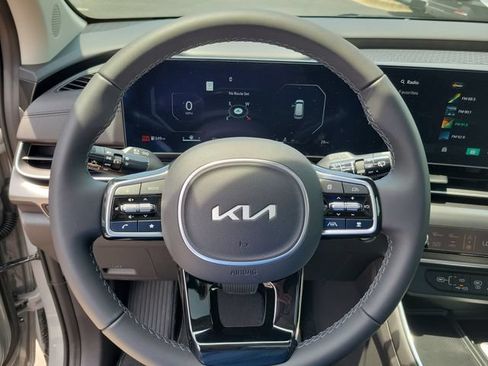 New 2026 Kia Carnival SX w/ SX Dark Edition Package FWD image 34