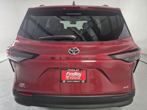 New 2026 Toyota Sienna XLE FWD image 12