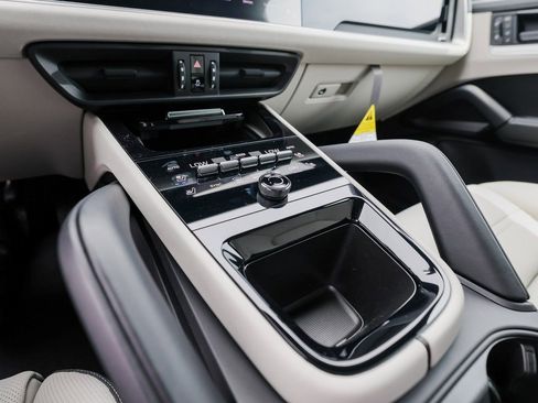 New 2025 Porsche Cayenne E-Hybrid Coupe image 20