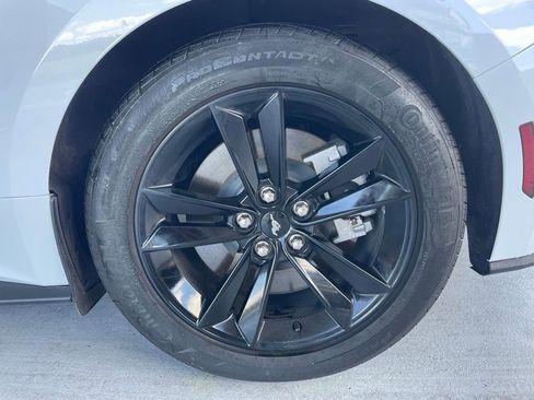 Used 2025 Ford Mustang GT RWD image 17