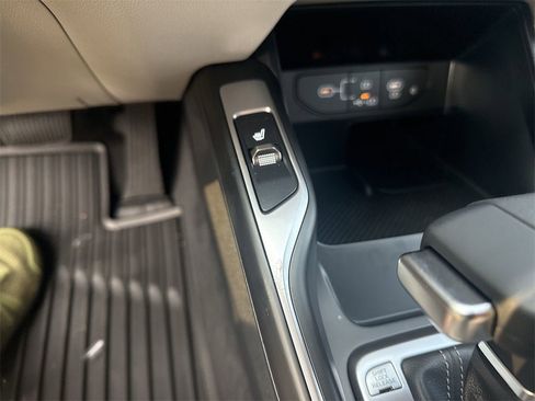 New 2025 Kia Sorento S image 36
