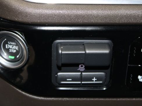 Used 2023 Chevrolet Silverado 1500 LT image 28