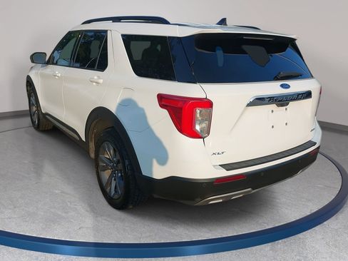 Used 2023 Ford Explorer XLT w/ Equipment Group 202A AWD/4WD image 7