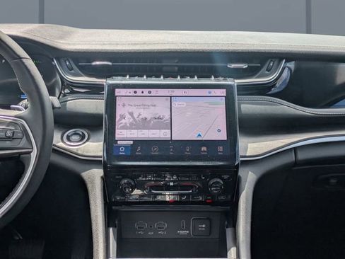 Used 2024 Jeep Grand Cherokee Limited 4xe image 19