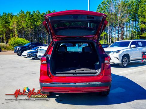 Used 2022 Chevrolet Equinox RS w/ RS Leather Package image 7