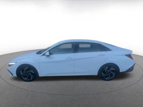 Used 2025 Hyundai Elantra SEL FWD image 7