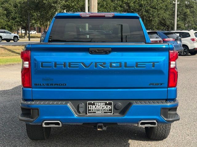 Used 2023 Chevrolet Silverado 1500 RST AWD/4WD image 3