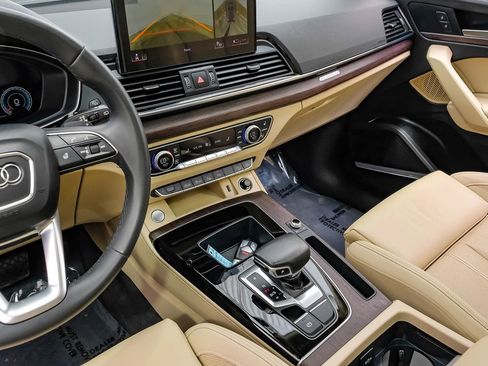 Used 2021 Audi Q5 Prestige w/ Prestige Package image 24
